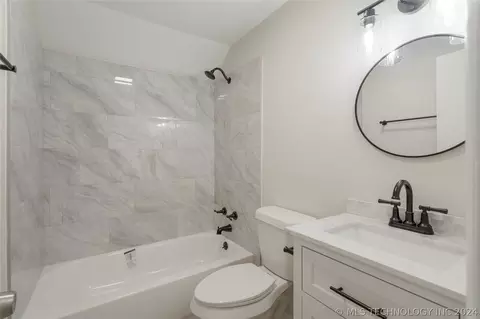 Bath - 9031 E 40th St, Tulsa, OK 74145 photo 6 of 7
