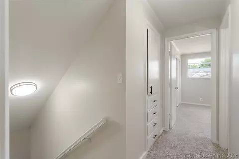 Entry Way - 9031 E 40th St, Tulsa, OK 74145 photo 3 of 3