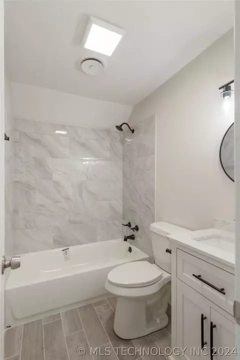 Bath - 9031 E 40th St, Tulsa, OK 74145 photo 7 of 7