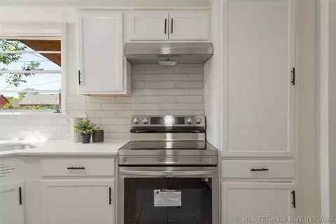 Kitchen - 9031 E 40th St, Tulsa, OK 74145 photo 2 of 5