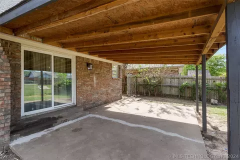 Exterior - 9031 E 40th St, Tulsa, OK 74145 photo 7 of 12