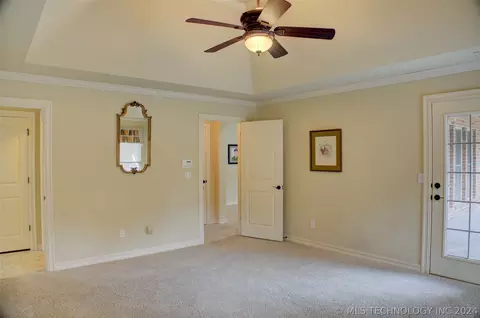 Living - 4402 E 93rd Pl, Tulsa, OK 74137 photo 2 of 2