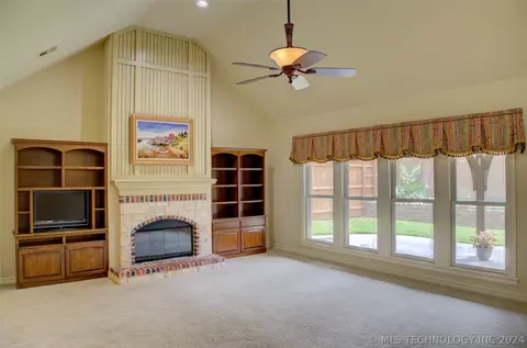 Living - 4402 E 93rd Pl, Tulsa, OK 74137 photo 1 of 2