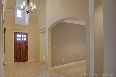 Entry Way - 4402 E 93rd Pl, Tulsa, OK 74137 photo 1 of 1