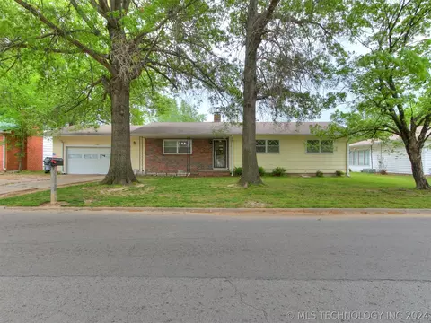 1405 Lahoma Dr, Pryor, OK 74361