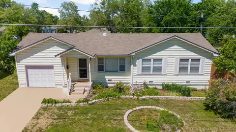 201 E 8th St, Owasso, OK 74055 photo 1