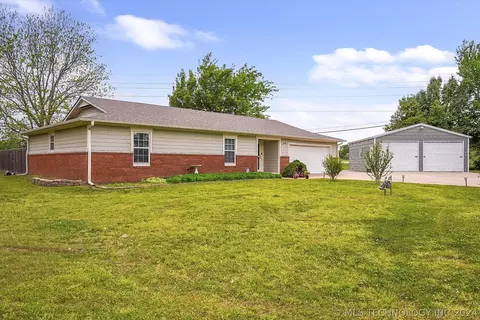 11598 S 272nd East Ave, Coweta, OK 74429