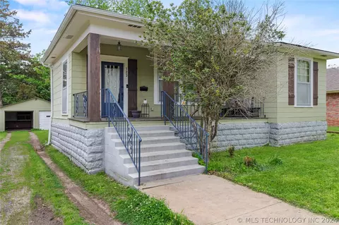 123 E 17th, Ada, OK 74820 photo 1
