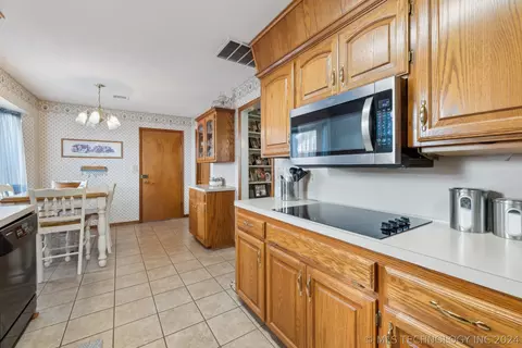9655 E 27th St, Tulsa, OK 74129 photo 9
