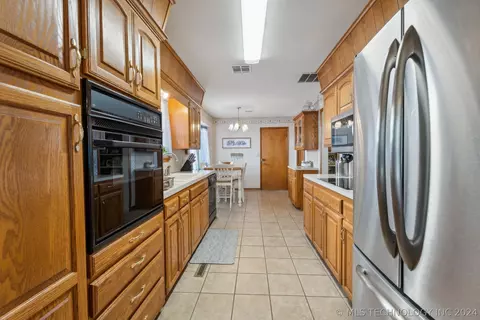 9655 E 27th St, Tulsa, OK 74129 photo 8