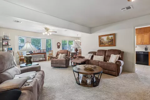 9655 E 27th St, Tulsa, OK 74129 photo 5