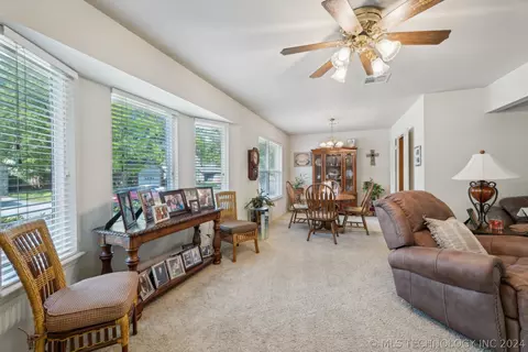 9655 E 27th St, Tulsa, OK 74129 photo 6