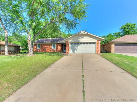14415 S 300th East Ave, Coweta, OK 74429