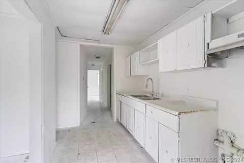 Kitchen - 1985 Willafa Woods Rd, Cartwright, OK 74731 photo 1 of 1