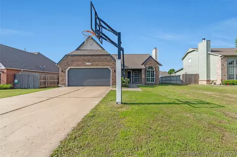 19605 E 39th Pl, Broken Arrow, OK 74014 photo 2