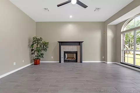 19605 E 39th Pl, Broken Arrow, OK 74014 photo 6