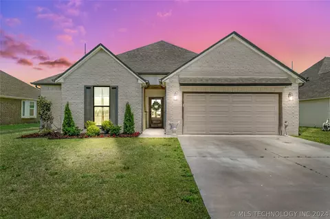 27609 E 109th Pl S, Coweta, OK 74429