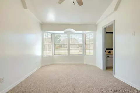 12421 E 35th St S, Tulsa, OK 74146 photo 17