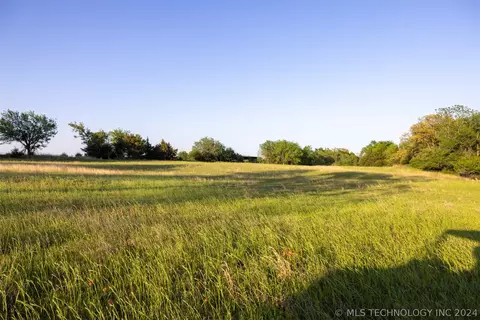 8 Westminster, Guthrie, OK 73044 photo 3