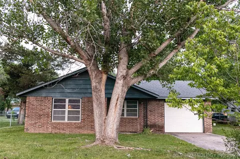 113 S Mayes St, Pryor, OK 74361