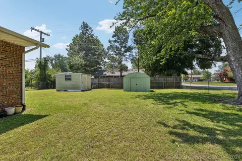 6706 E 27th Pl, Tulsa, OK 74129 photo 9