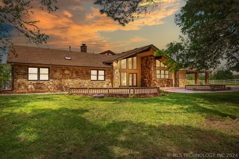 15793 S 297th East Ave, Coweta, OK 74429