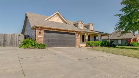 11219 S 275 East Ave, Coweta, OK 74429