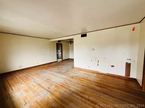 7479 E 1st St, Tulsa, OK 74112 photo 3