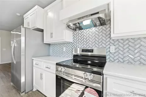 1916 E 26th Pl N, Tulsa, OK 74110 photo 8