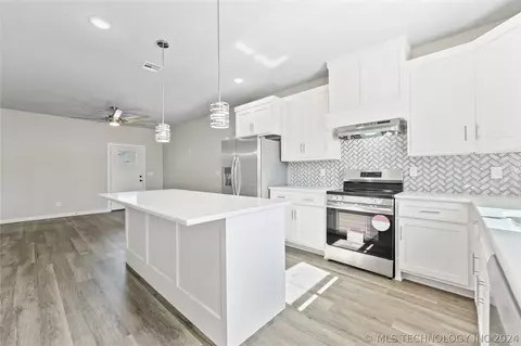 1916 E 26th Pl N, Tulsa, OK 74110 photo 6