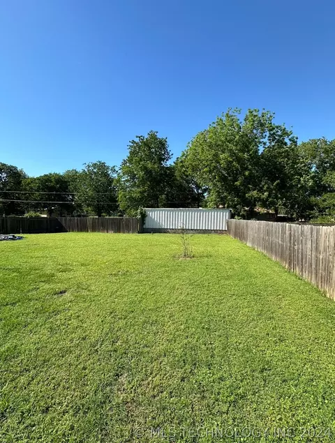1369 E 67th St, Tulsa, OK 74136 photo 18