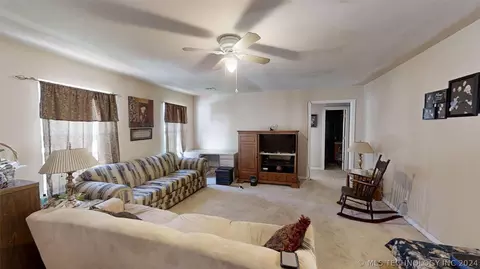 1369 E 67th St, Tulsa, OK 74136 photo 2