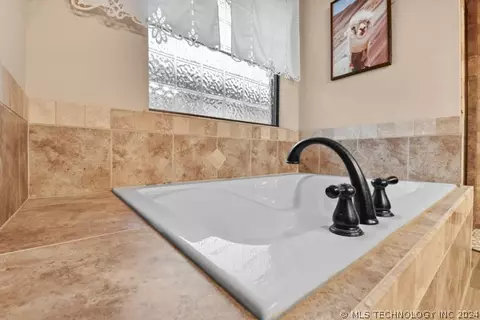 1227 Legacy Dr, Ada, OK 74820 photo 26