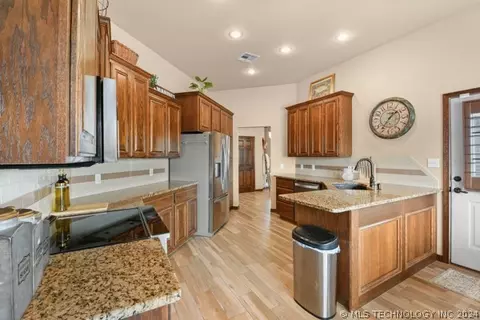 1227 Legacy Dr, Ada, OK 74820 photo 20