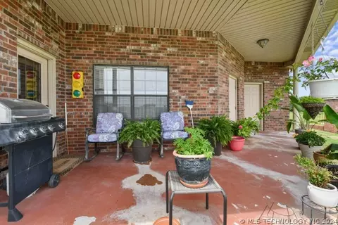 1227 Legacy Dr, Ada, OK 74820 photo 11