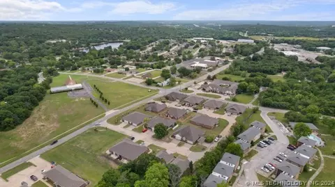 1227 Legacy Dr, Ada, OK 74820 photo 42