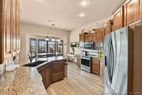 1227 Legacy Dr, Ada, OK 74820 photo 18