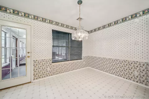 1172 E 132nd Pl, Glenpool, OK 74033 photo 12