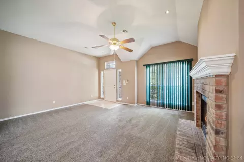 1172 E 132nd Pl, Glenpool, OK 74033 photo 6