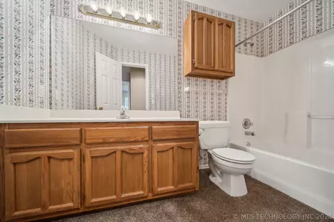 1172 E 132nd Pl, Glenpool, OK 74033 photo 23