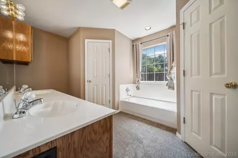 1172 E 132nd Pl, Glenpool, OK 74033 photo 19