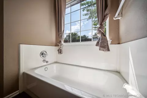 1172 E 132nd Pl, Glenpool, OK 74033 photo 20