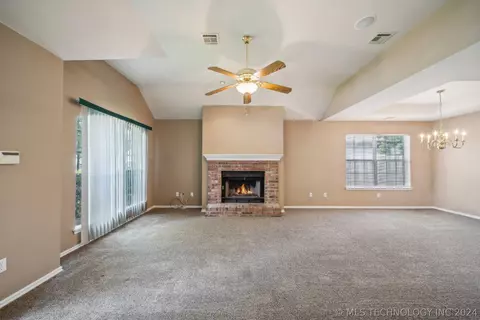 1172 E 132nd Pl, Glenpool, OK 74033 photo 5
