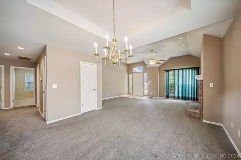1172 E 132nd Pl, Glenpool, OK 74033 photo 8