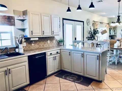 8904 E 9th St, Cushing, OK 74023 photo 18