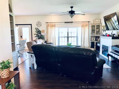 8904 E 9th St, Cushing, OK 74023 photo 15