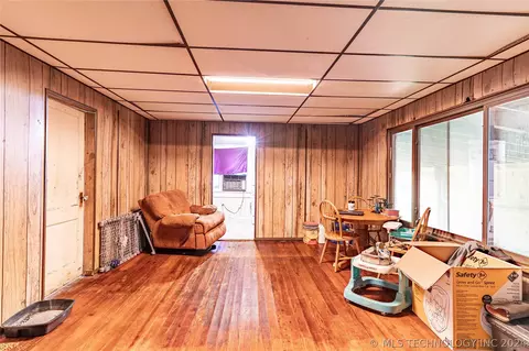 512 E 3rd Ave, Bristow, OK 74010 photo 7