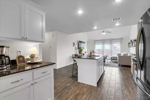 3429 E Quebec St, Broken Arrow, OK 74014 photo 6