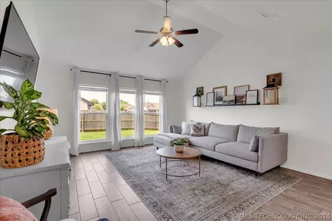 3429 E Quebec St, Broken Arrow, OK 74014 photo 11