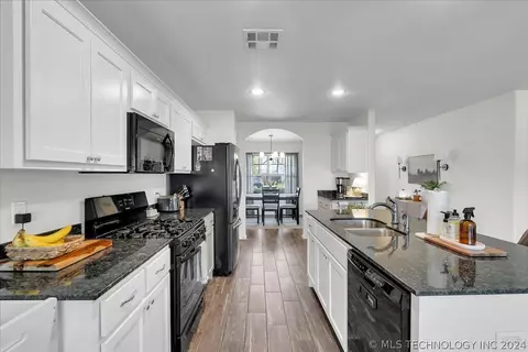 3429 E Quebec St, Broken Arrow, OK 74014 photo 9